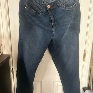 Democracy Ab technology Women's Straight Jeans in Dark Blue stretch.